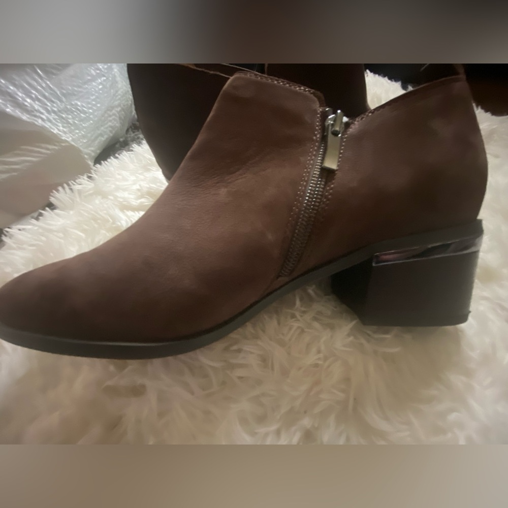 2/$20 Franco Sarto Women’s Booties in excellent condition, hardly worn Size 8.5W